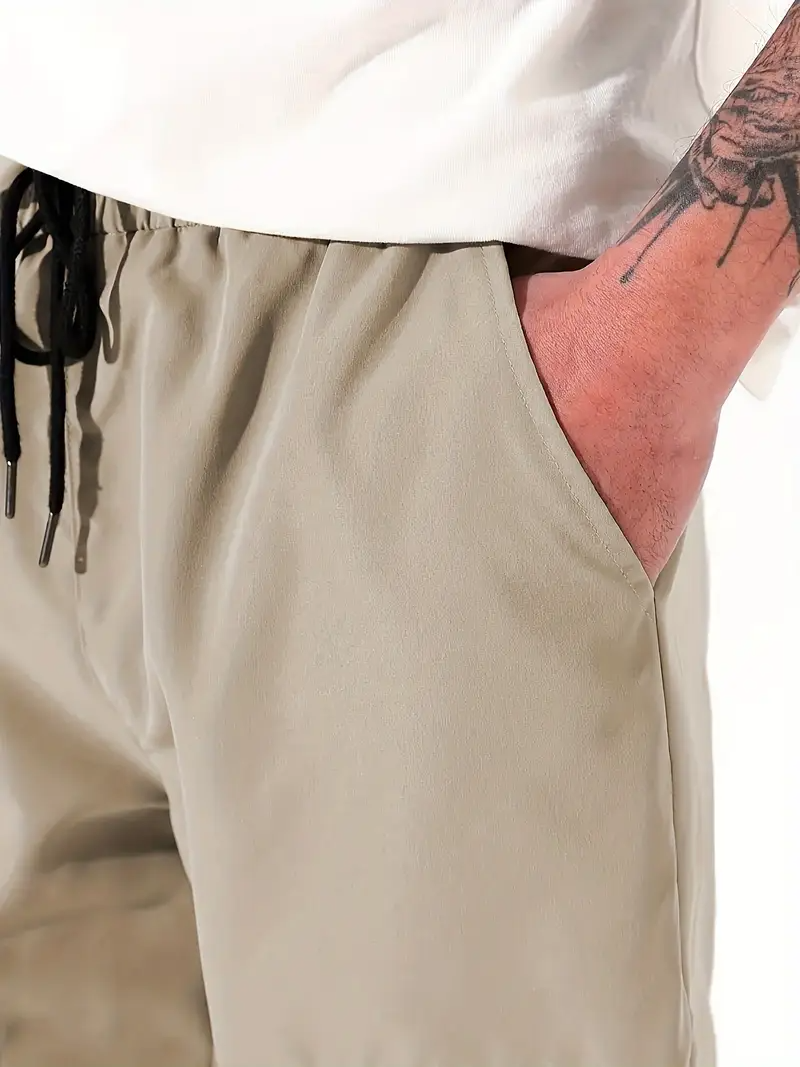 Men's Classic Fit Cargo Trousers